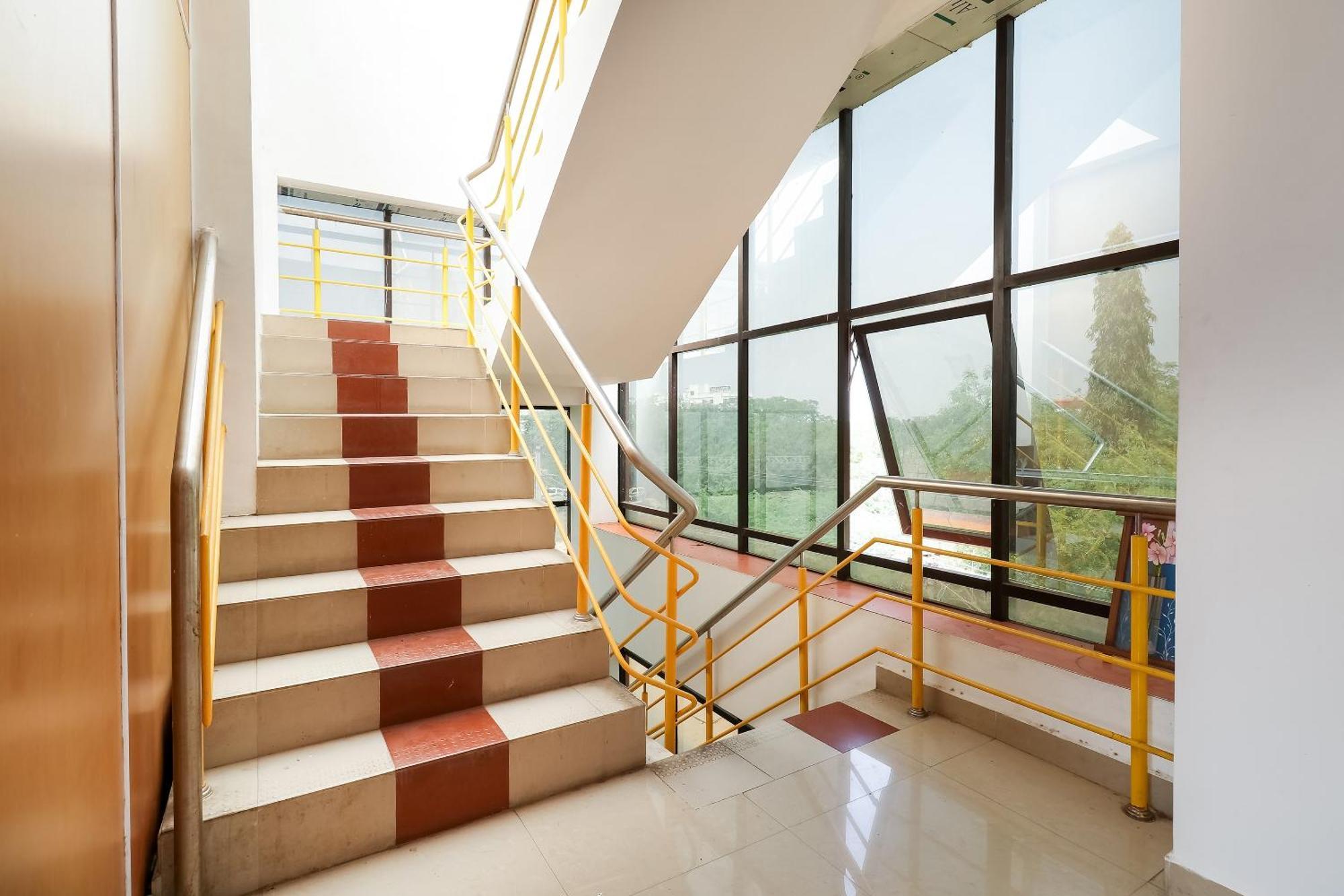 Super Hotel O Rj Tower Tallākulam Εξωτερικό φωτογραφία
